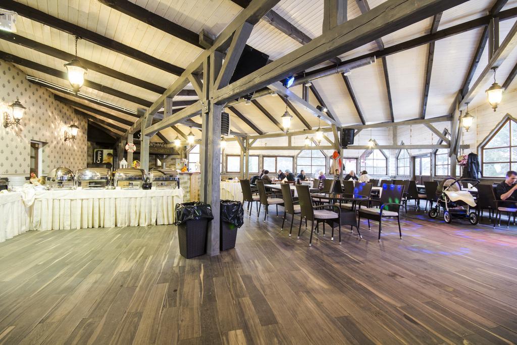 Hotel Niedzwiadek Wdzydze Kiszewskie Esterno foto