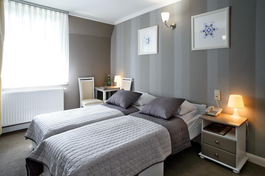 Hotel Niedzwiadek Wdzydze Kiszewskie Esterno foto