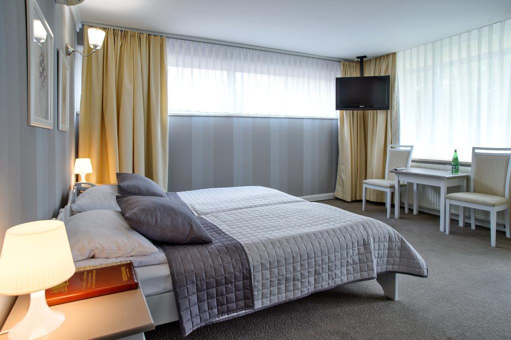Hotel Niedzwiadek Wdzydze Kiszewskie Esterno foto