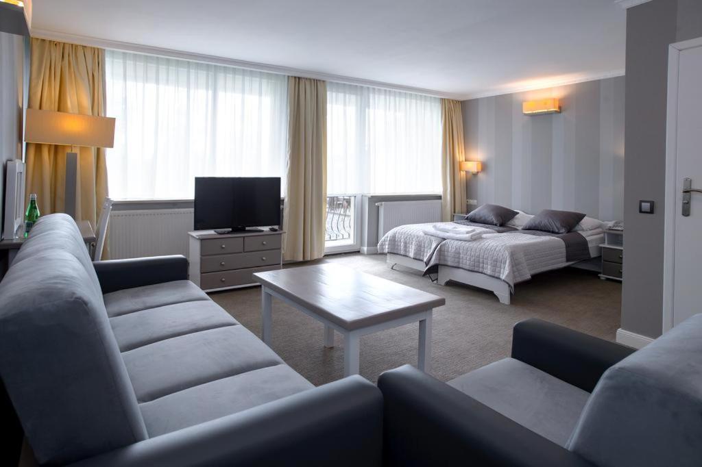 Hotel Niedzwiadek Wdzydze Kiszewskie Esterno foto